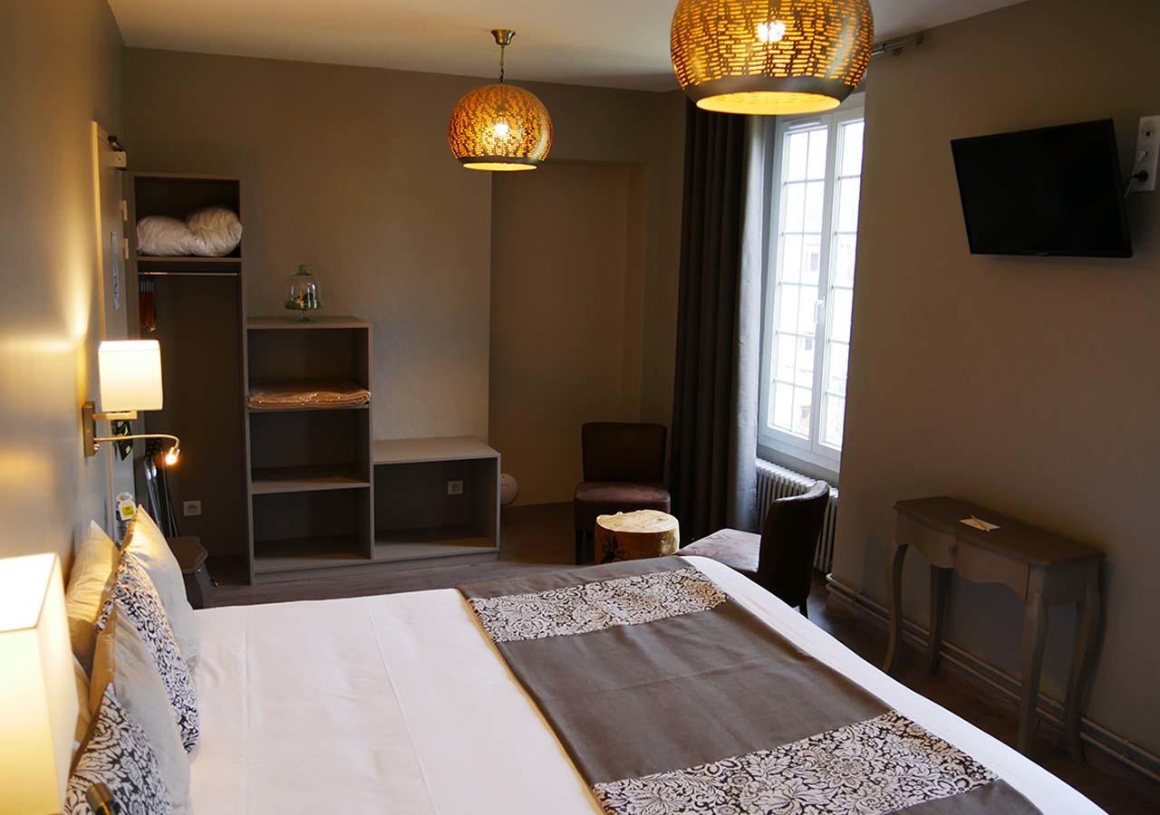 Logis - Auberge De L'Abbaye Thiron-Gardais Екстер'єр фото