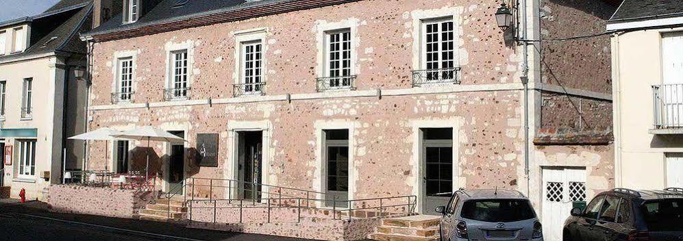 Logis - Auberge De L'Abbaye Thiron-Gardais Екстер'єр фото
