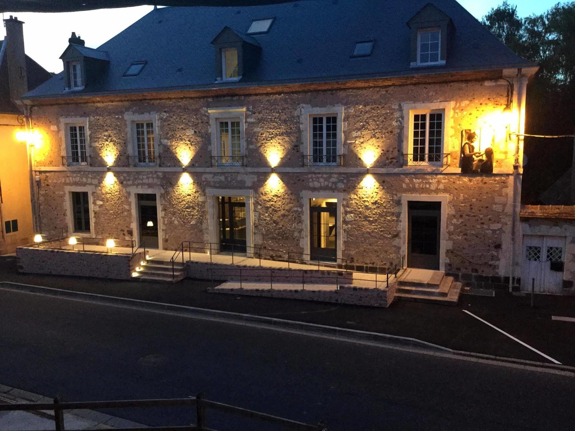 Logis - Auberge De L'Abbaye Thiron-Gardais Екстер'єр фото